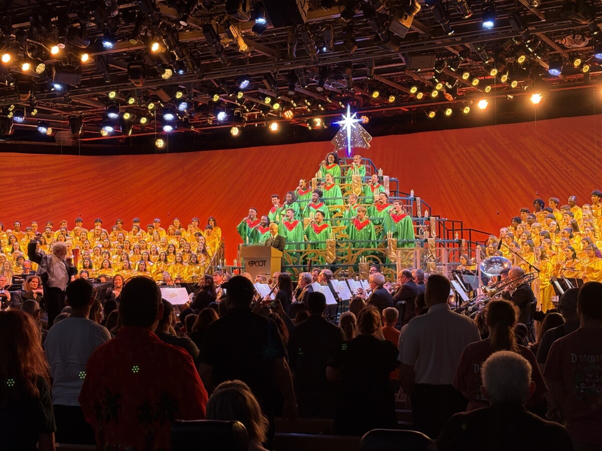 The Candlelight Processional with Gary Sinise