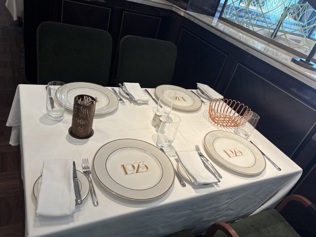 1923 restaurant aboard the Disney Destiny