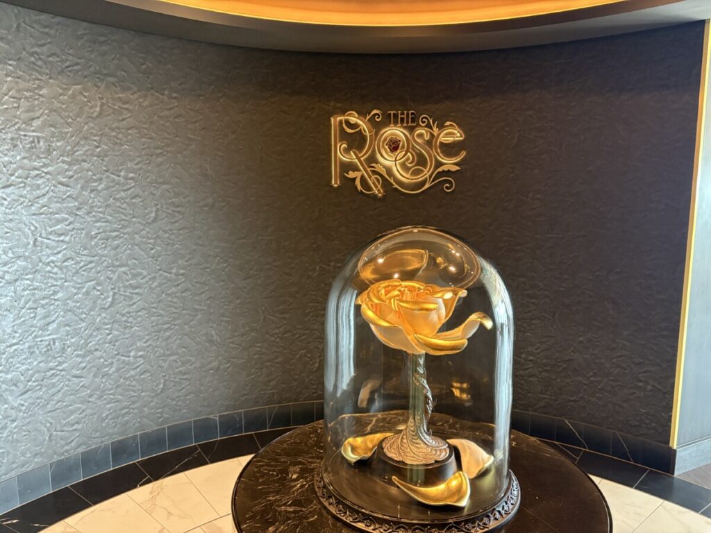 The Rose lunge on the Disney Destiny