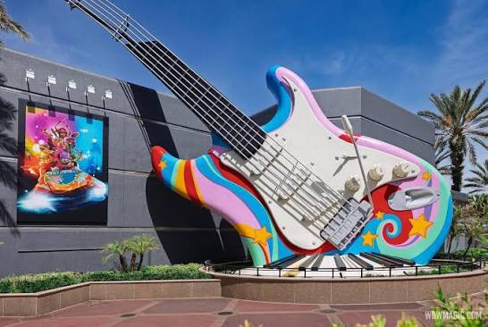 New Rock 'n' Roller Coaster starring the Muppets courtyard guitar