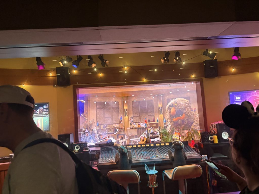 Sweetums cleaning up the booth in Rock 'n' Roller Coaster starring the Muppets