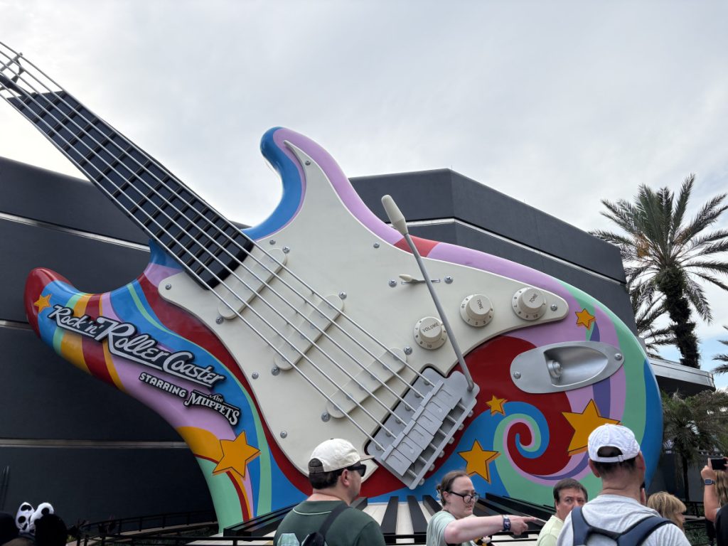 Rock 'n' roller coaster starring the muppets