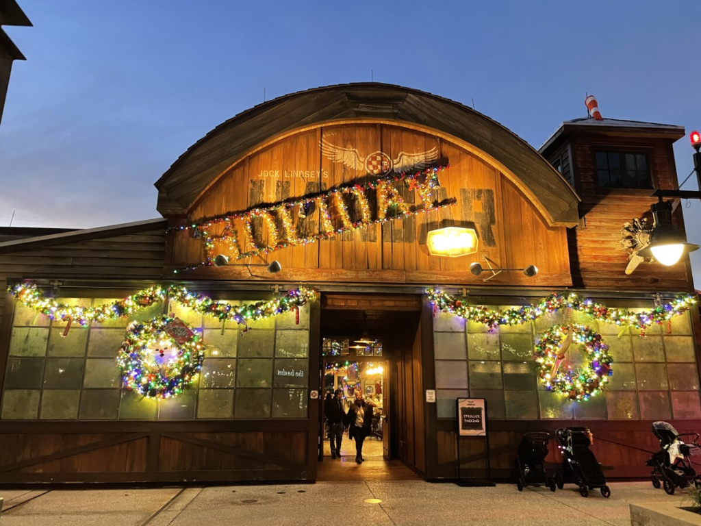 Jock Lindsays Holiday Hangar bar in Disney Springs