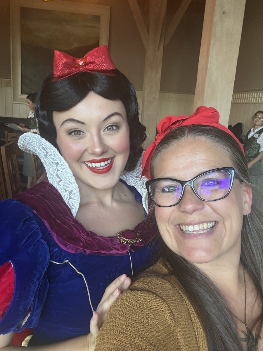 The perfect Snow White at Storybook Dining at Artist Point