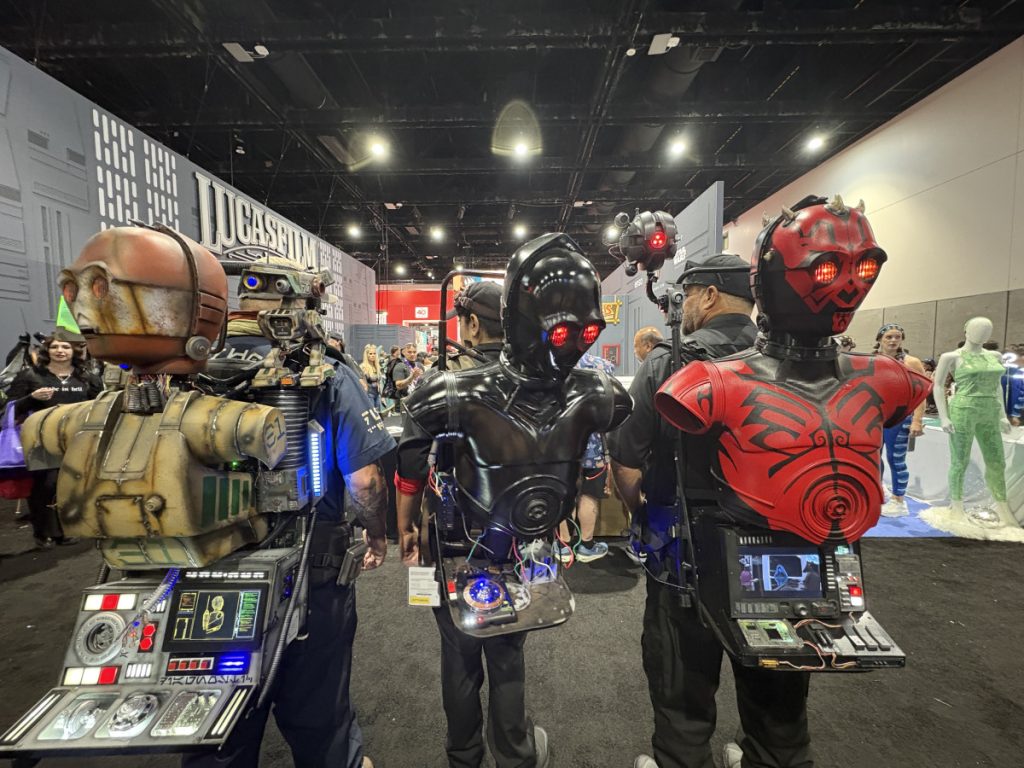 Droid builders at San Diego Comic Con