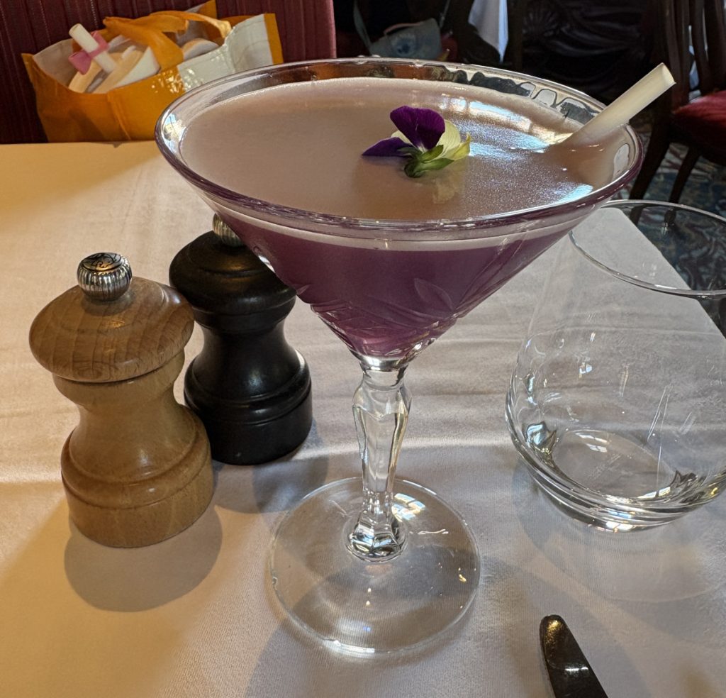 Floral Imagination Cocktail at Walt's Restaurant in Disneyland Paris