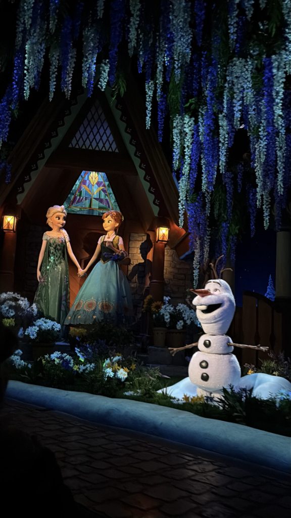 Ending scene on Frozen ride