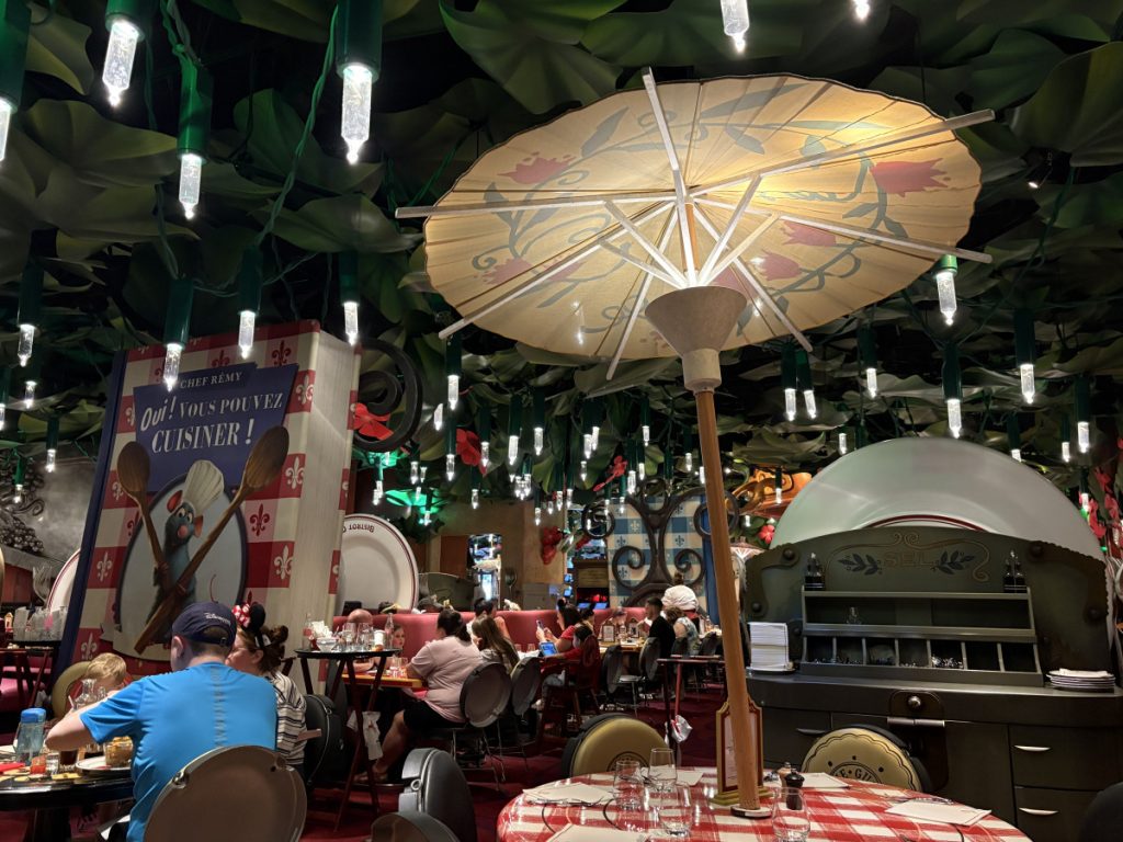 Bistrot Chez Remy dining room